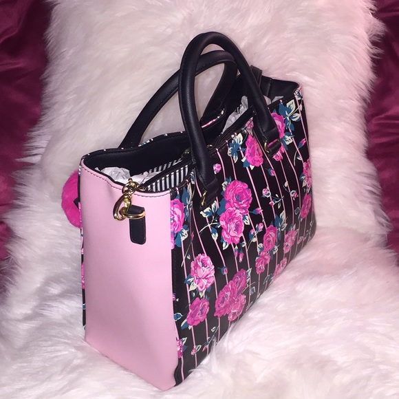 💞👜Luv Betsey Johnson Rosebud satchel purse👜💞 - Picture 3 of 8